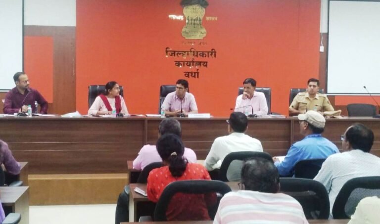 जिलाधिकारी ने मुख्यमंत्री युवा कार्य प्रशिक्षण योजना की समीक्षा की