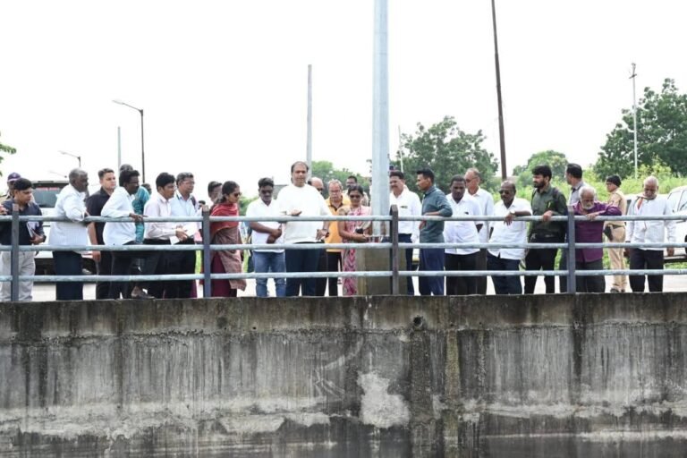 सेवाग्राम विकास आराखड्यातील पवनार येथील कामांची पालकमंत्र्यांनी केली पाहणी