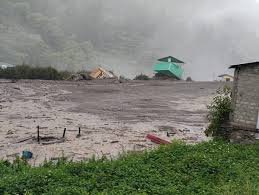 साहस्रधारा में बादल फटा, बाढ़ से तबाही और घर बह गए