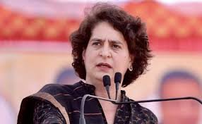 प्रियांका गांधी का केंद्र पर हमला: “संचार साथी ऐप निगरानी का ज़रिया, लोकतंत्र में चर्चा रोकी जा रही है”